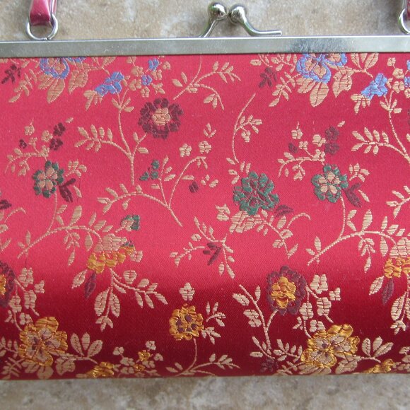 Chinoiserie Print Small 7" X 4" Red Silk Oriental Handbag - Picture 4 of 6